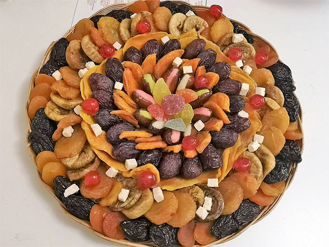 Image d'un plateau garni de fruits secs